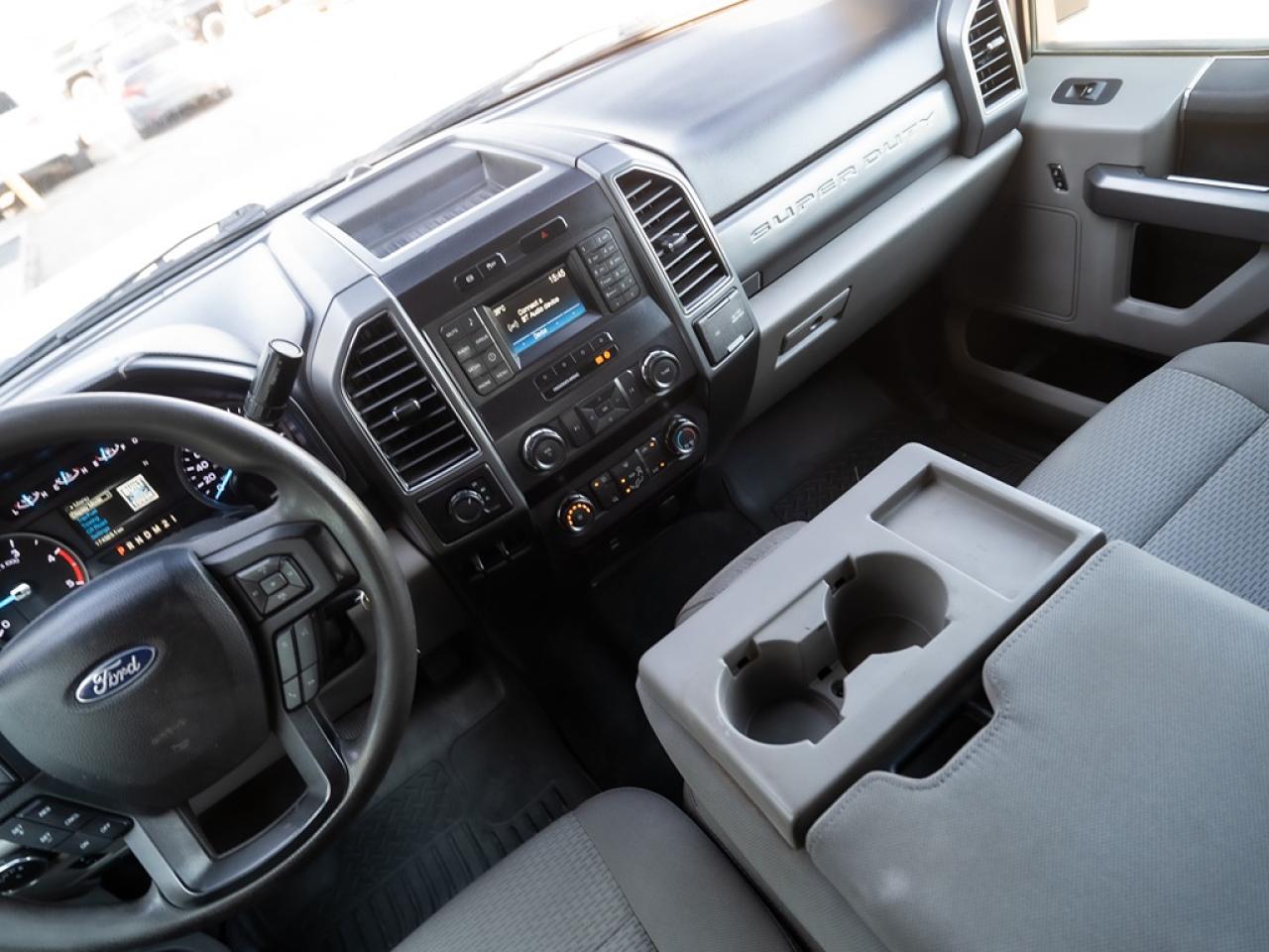2019 Ford SUPER DUTY F-550 DRW XLT F-550 FLATDECK DIESEL Photo13