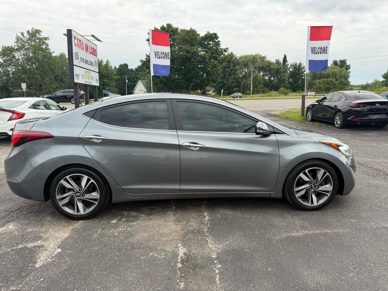 2016 Hyundai Elantra Limited Photo3