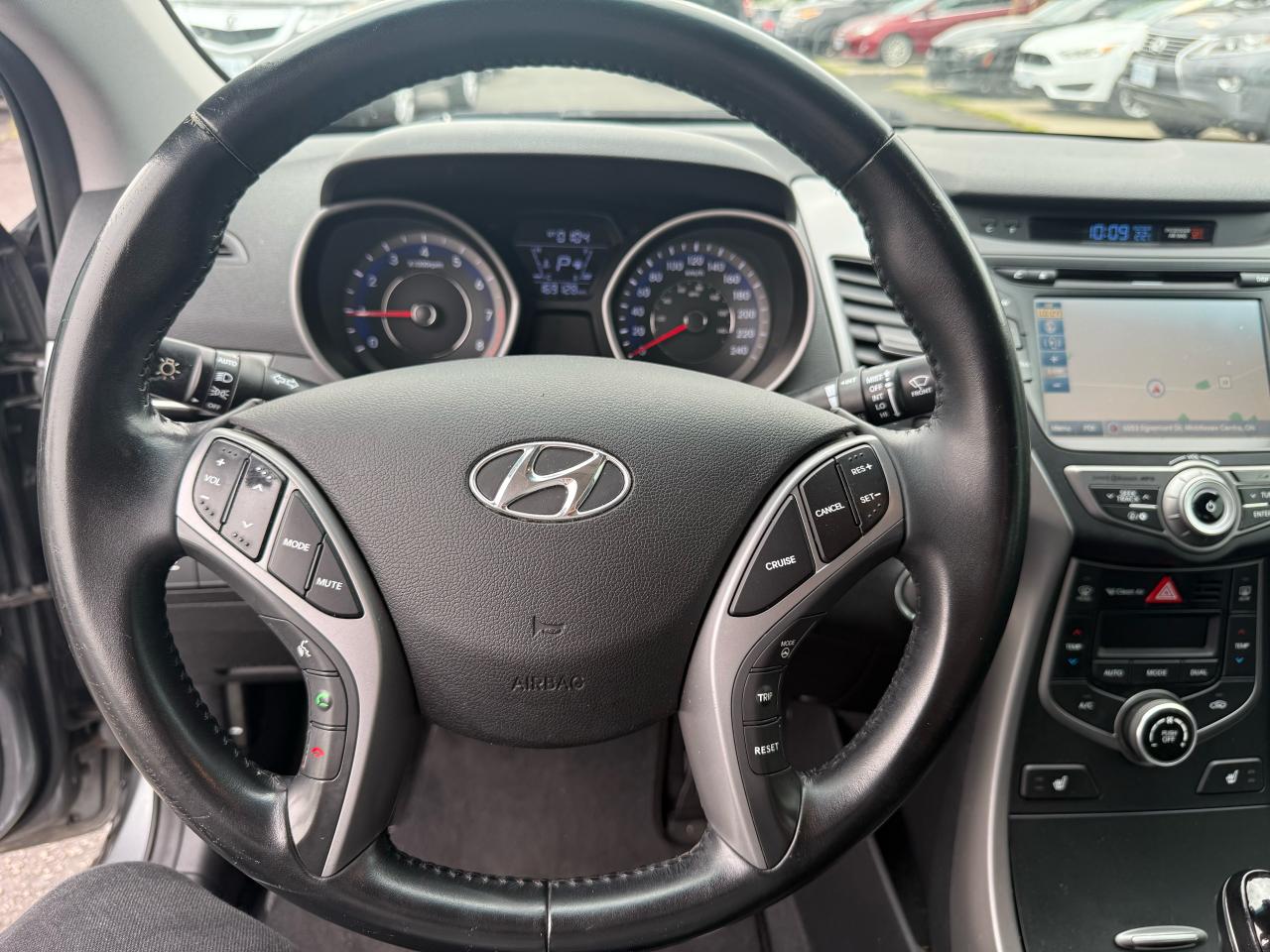 2016 Hyundai Elantra Limited Photo16