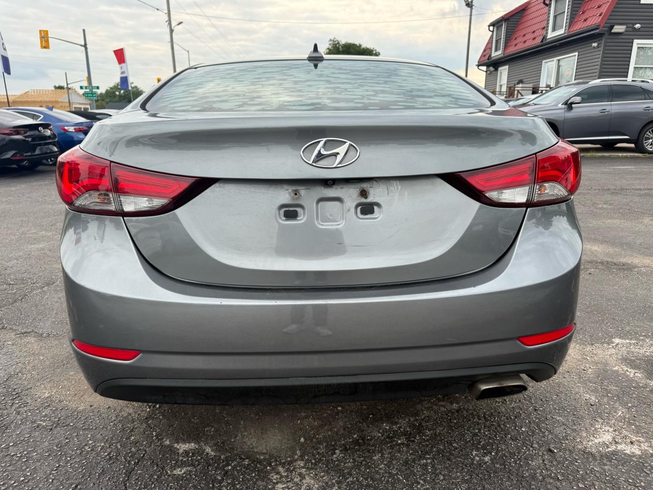 2016 Hyundai Elantra Limited Photo4