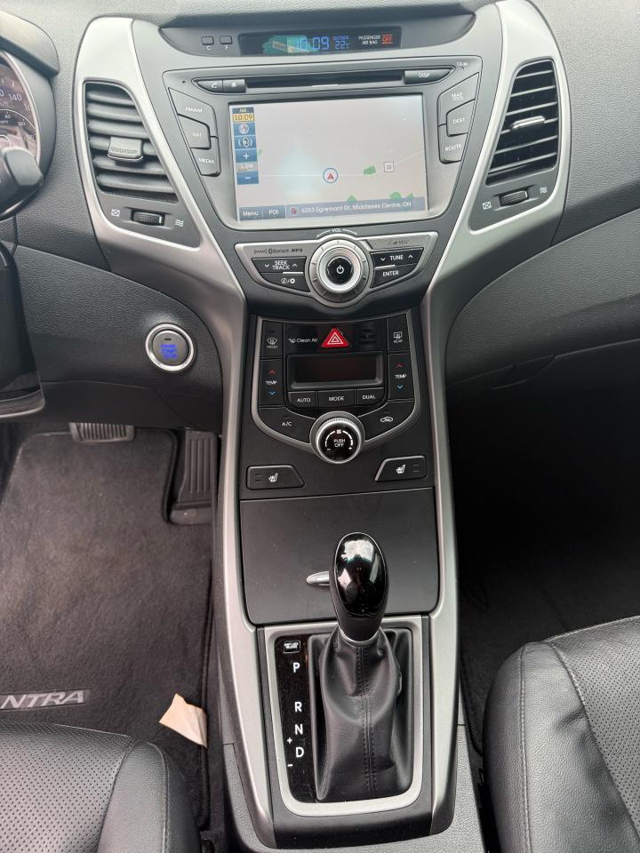 2016 Hyundai Elantra Limited Photo15