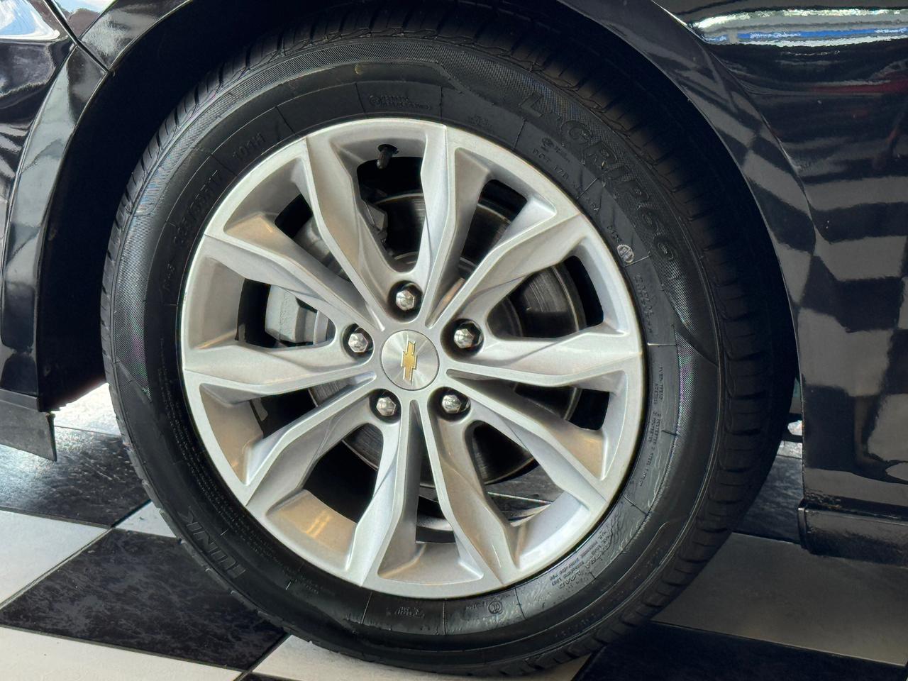 2019 Chevrolet Malibu LT+ApplePlay+Camera+New Tires+CLEAN CARFAX Photo