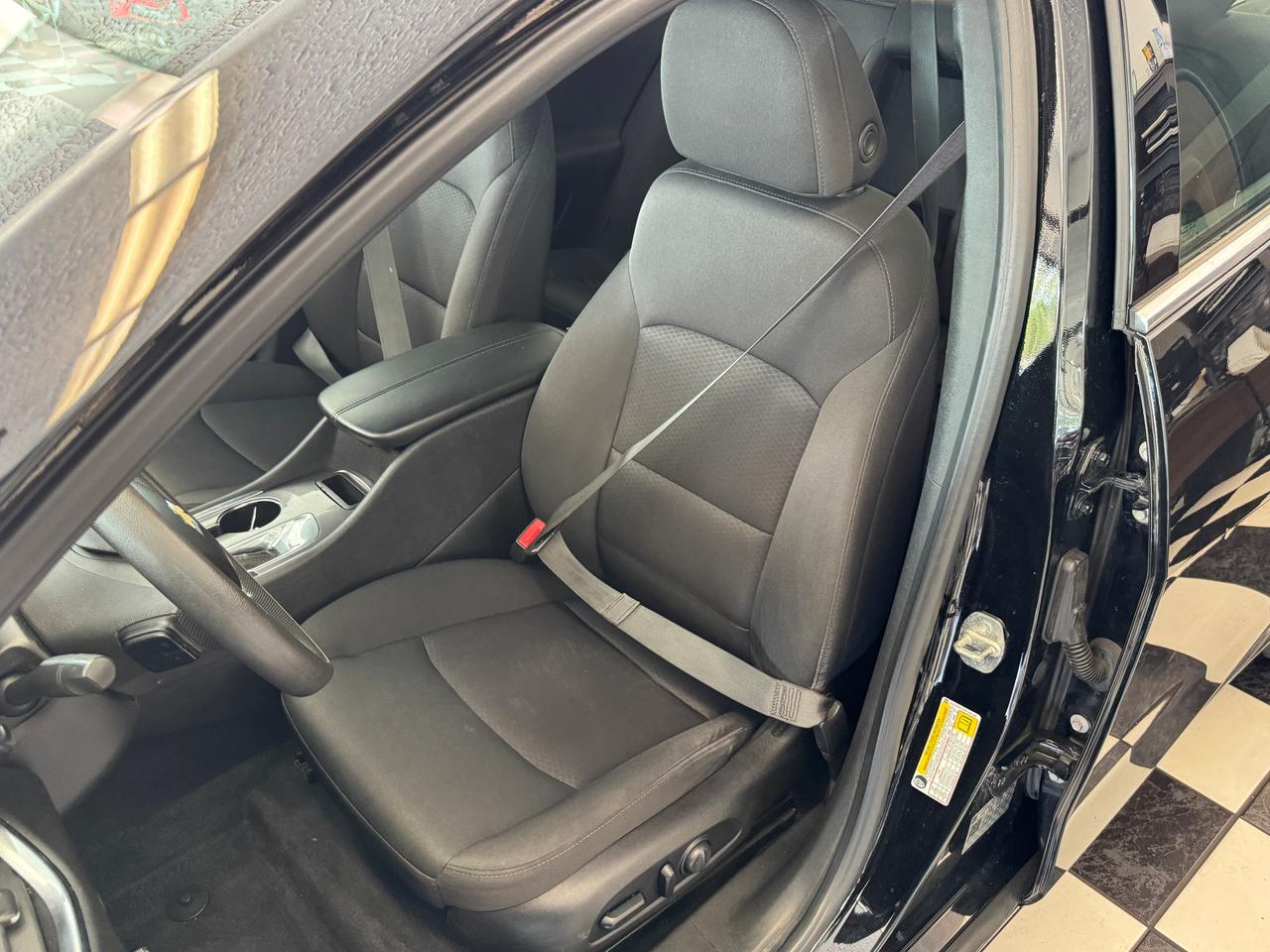 2019 Chevrolet Malibu LT+ApplePlay+Camera+New Tires+CLEAN CARFAX Photo