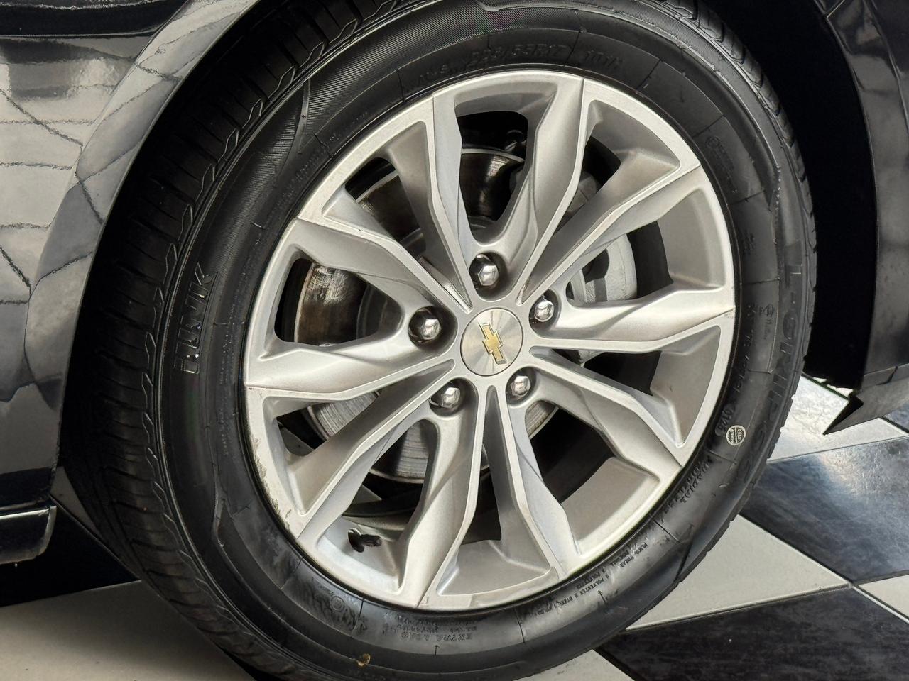 2019 Chevrolet Malibu LT+ApplePlay+Camera+New Tires+CLEAN CARFAX Photo
