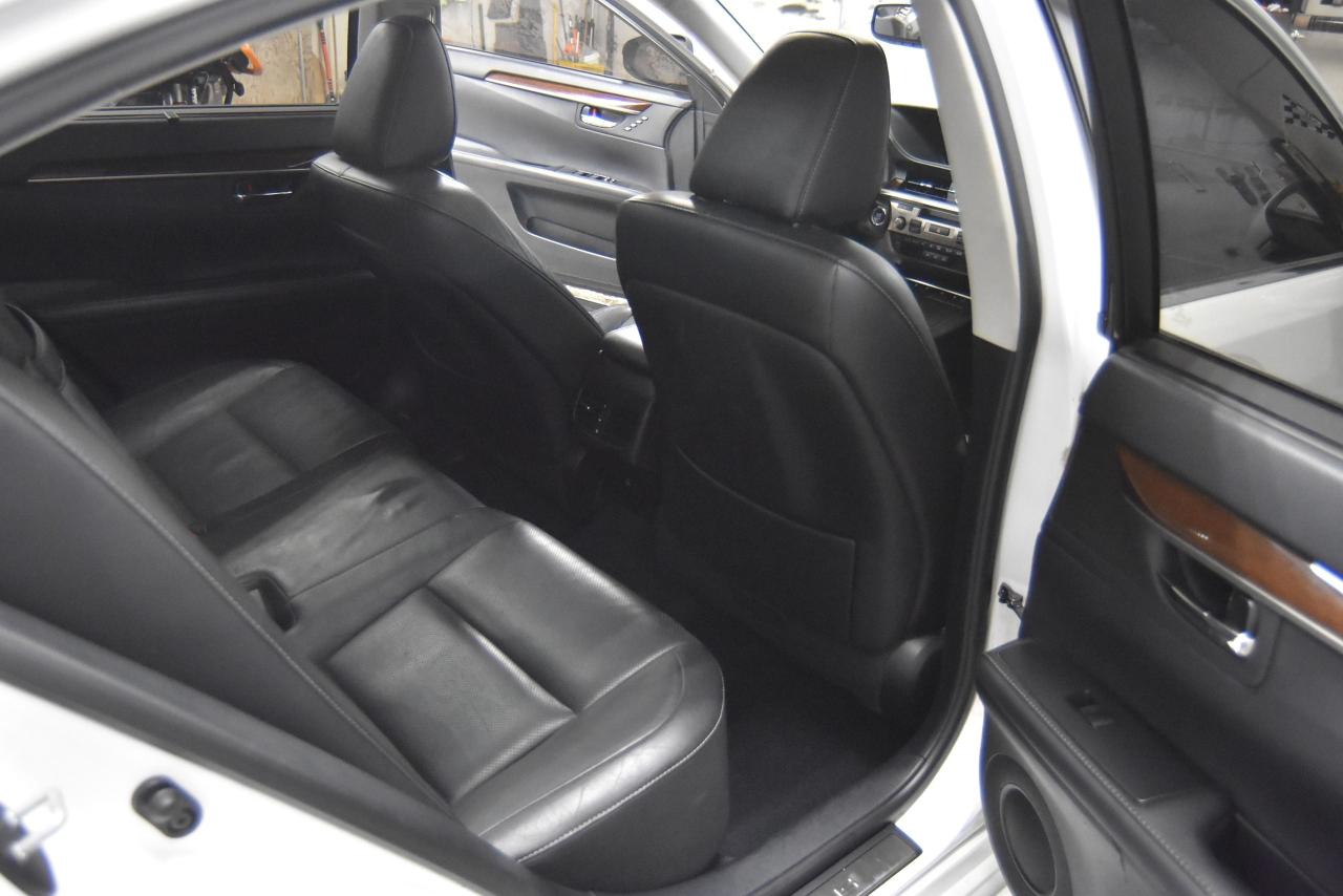 2015 Lexus ES 350  - Photo #13