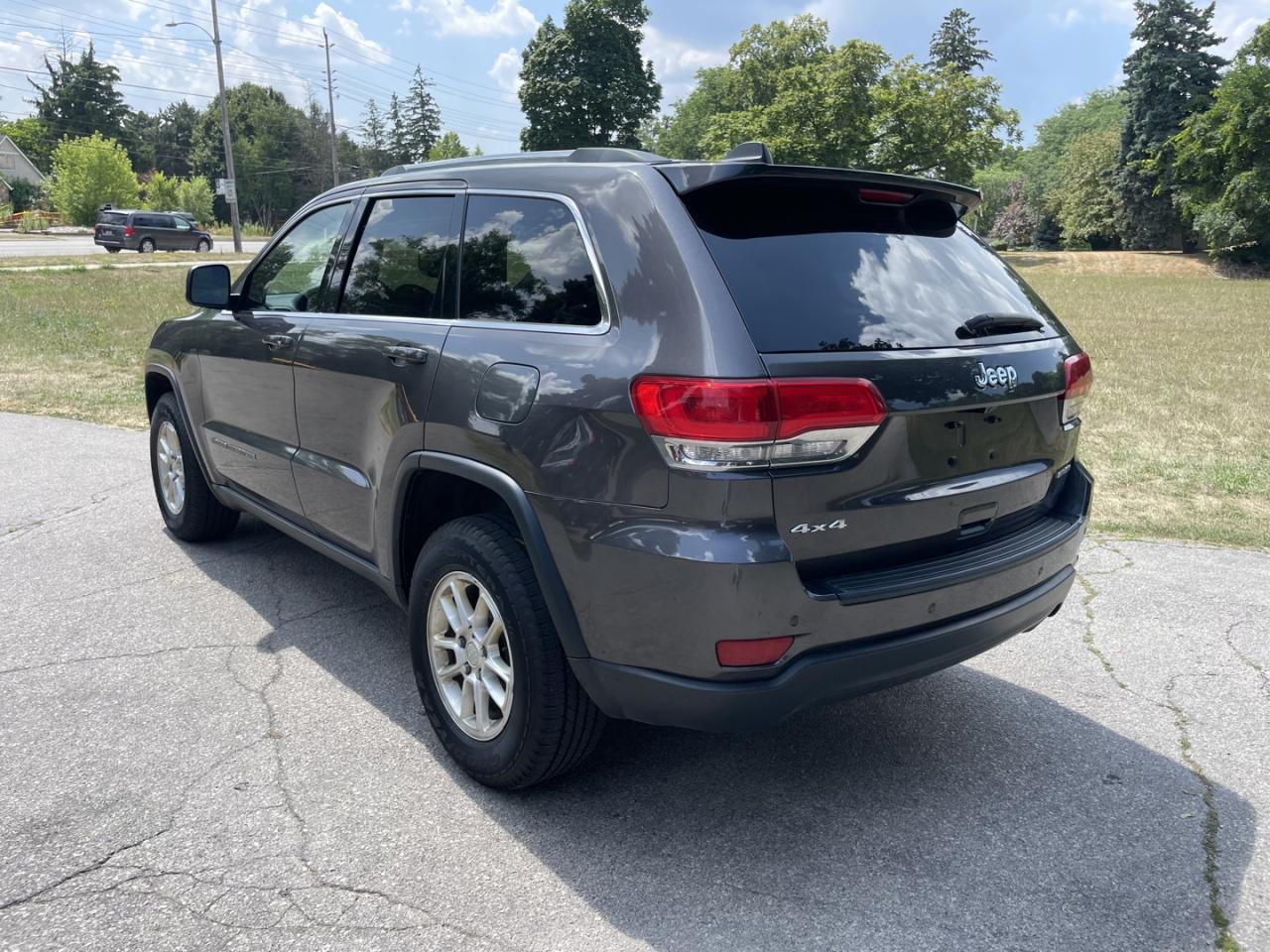 2019 Jeep Grand Cherokee Laredo E 4WD *Clean Carfax* - Photo #4