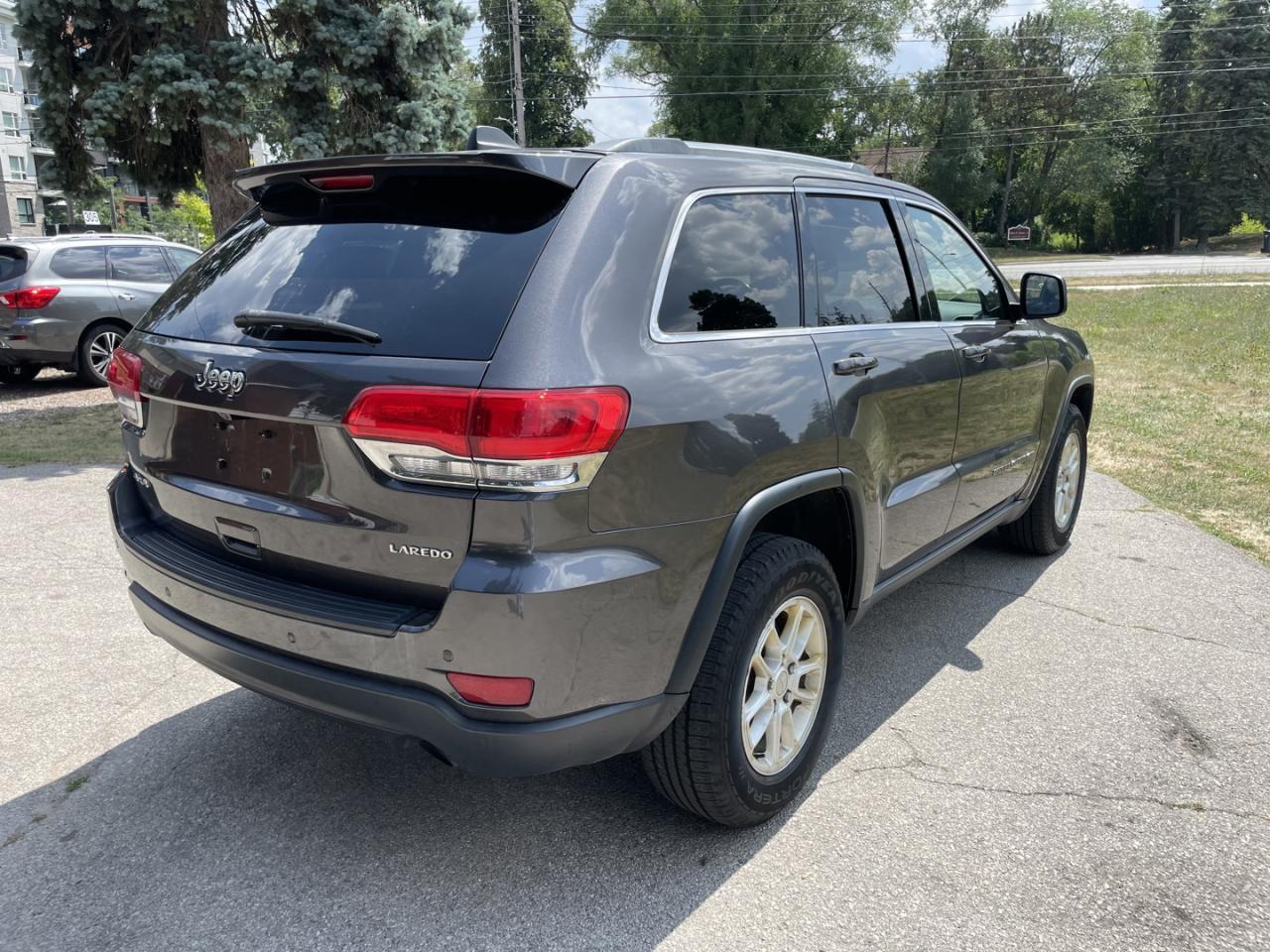2019 Jeep Grand Cherokee Laredo E 4WD *Clean Carfax* - Photo #6