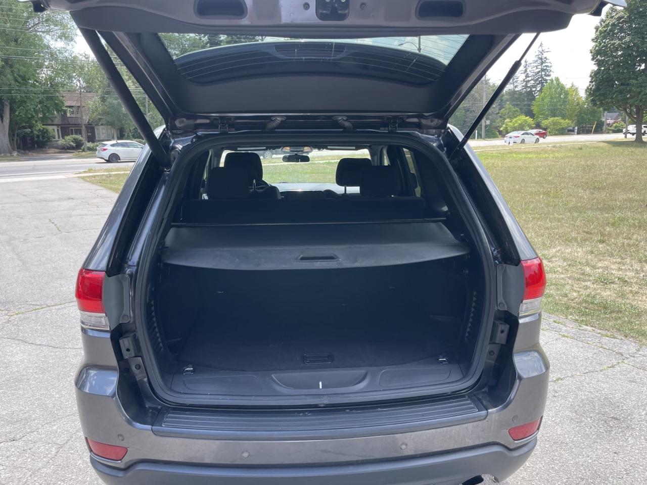 2019 Jeep Grand Cherokee Laredo E 4WD *Clean Carfax* - Photo #18