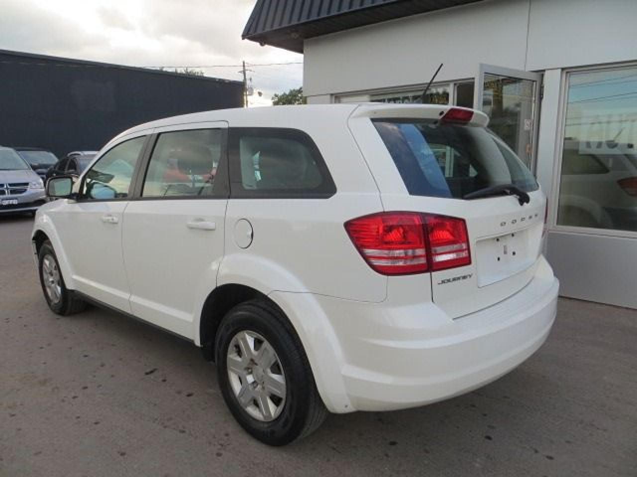 2011 Dodge Journey CERTIFIED, ONLY 53,000KM, CLEAN CARFAX, 1 OWNER - Photo #5