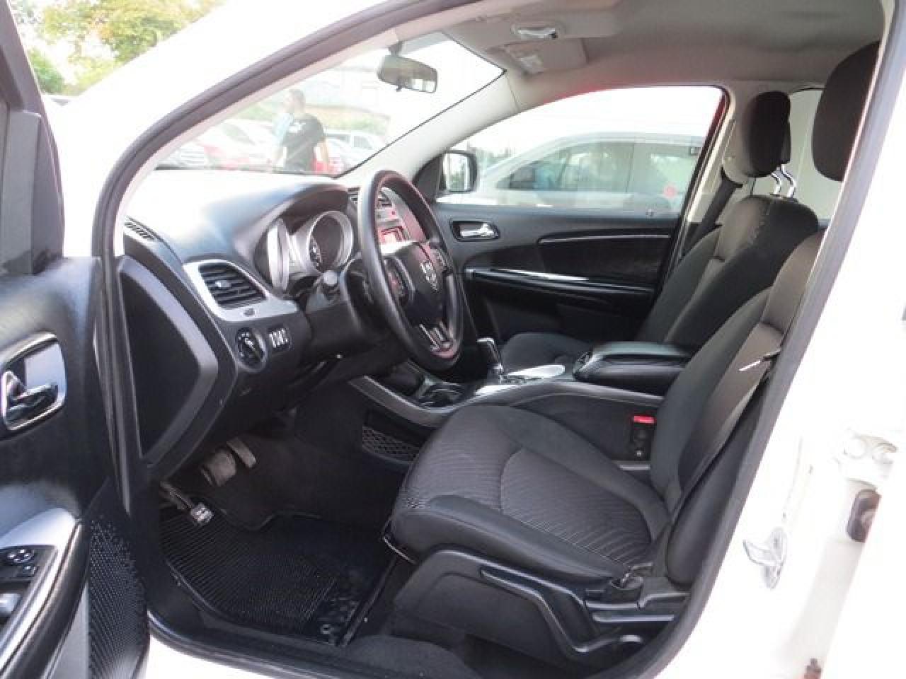 2011 Dodge Journey CERTIFIED, ONLY 53,000KM, CLEAN CARFAX, 1 OWNER - Photo #8