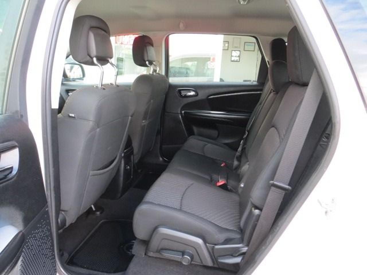 2011 Dodge Journey CERTIFIED, ONLY 53,000KM, CLEAN CARFAX, 1 OWNER - Photo #9