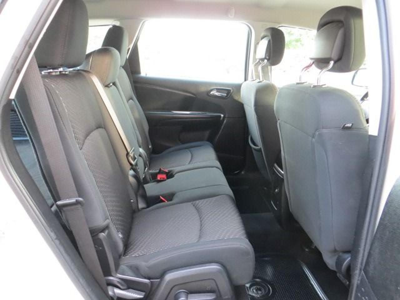 2011 Dodge Journey CERTIFIED, ONLY 53,000KM, CLEAN CARFAX, 1 OWNER - Photo #11