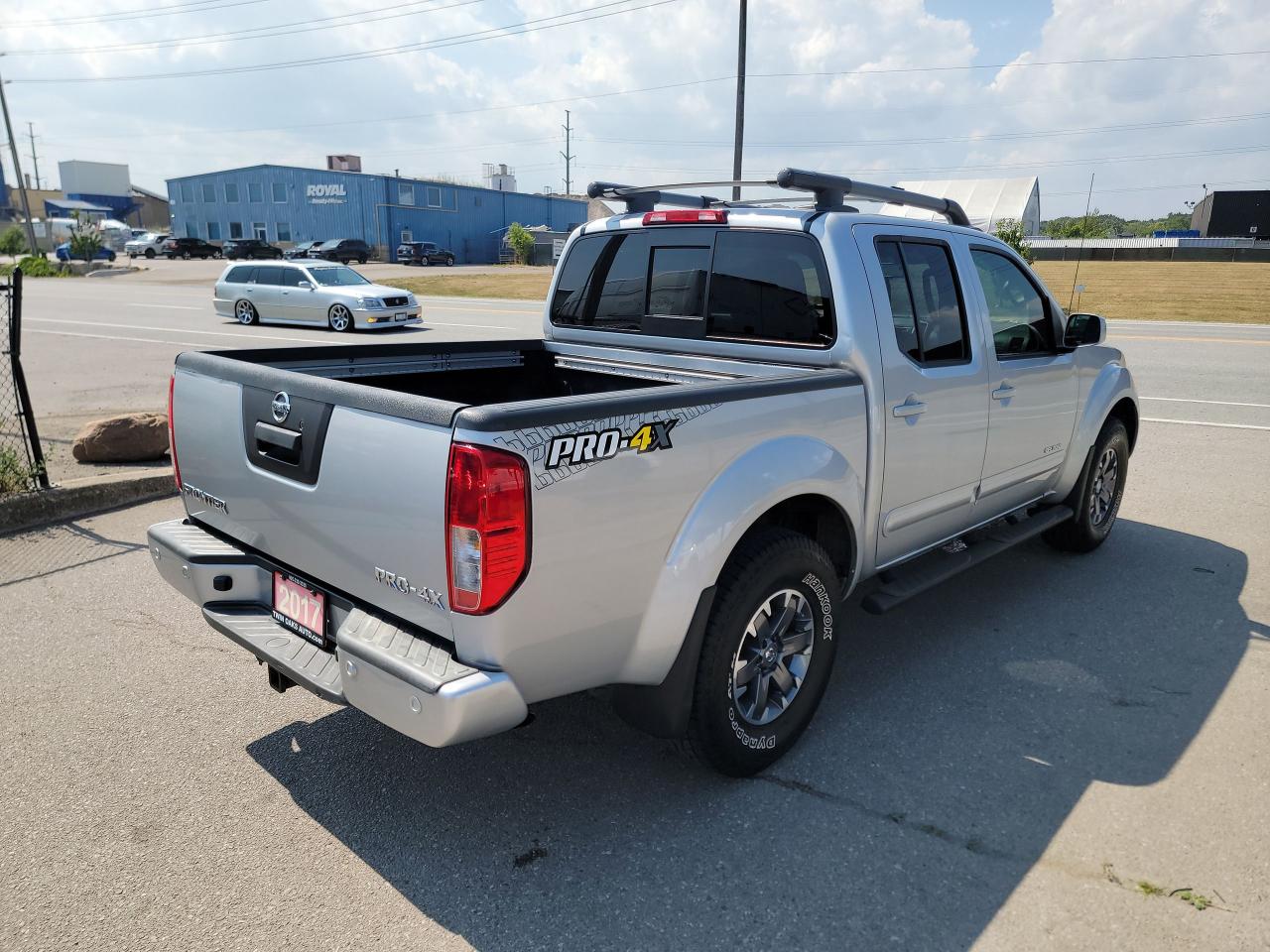 2017 Nissan Frontier Pro-4X Photo4