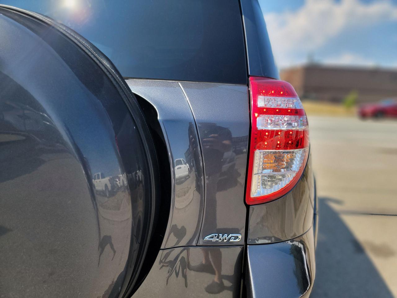 2011 Toyota RAV4 Sport Photo4