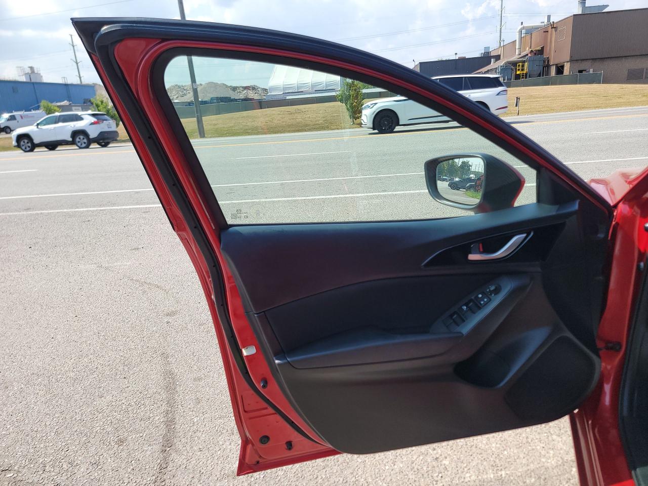 2015 Mazda MAZDA3 GS - Photo #11