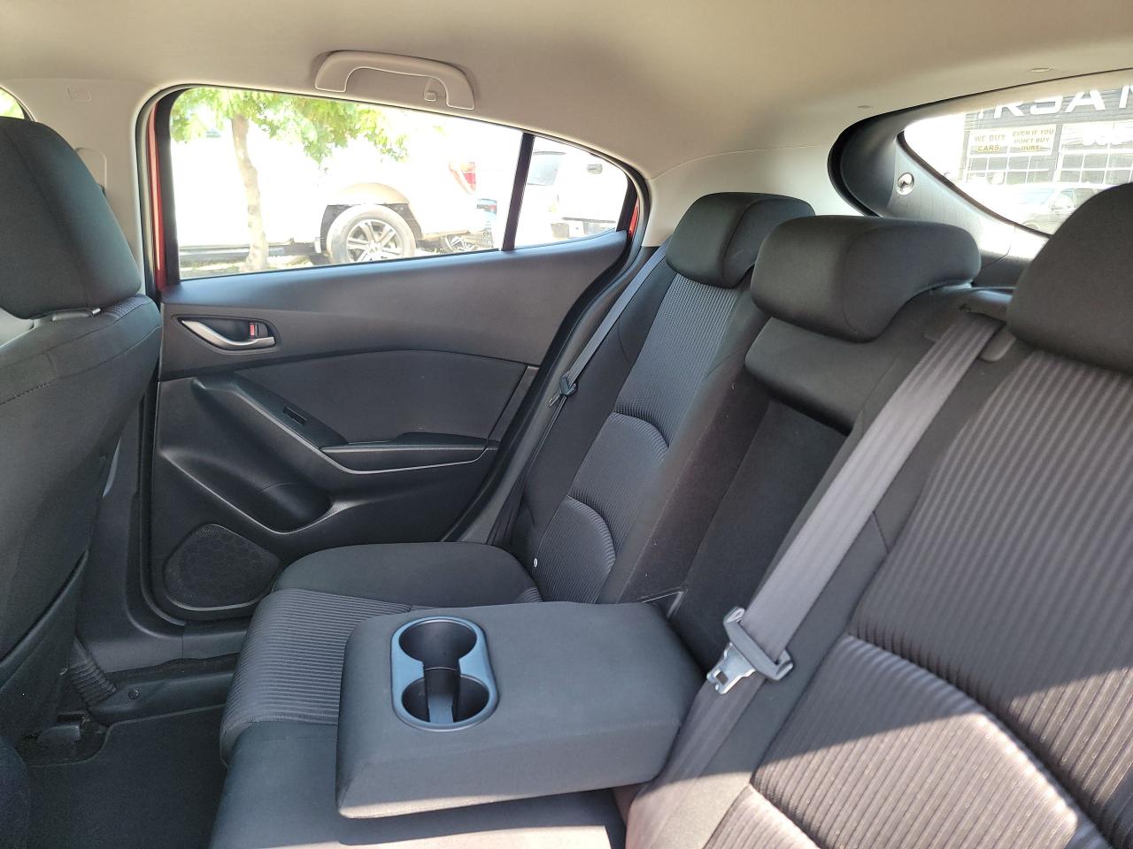 2015 Mazda MAZDA3 GS - Photo #12