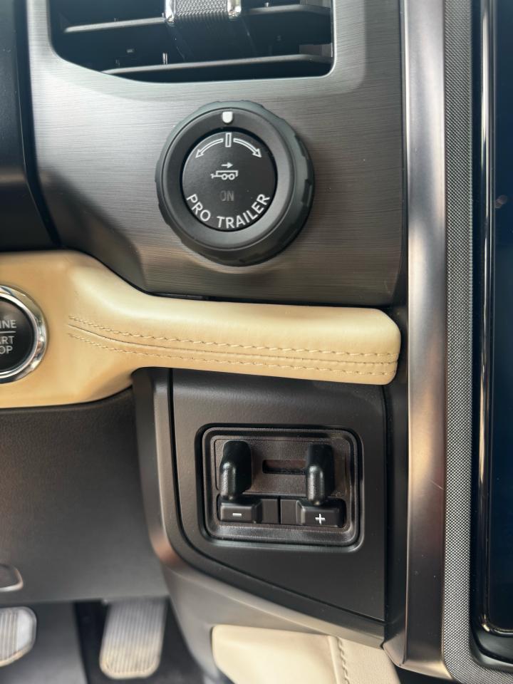 2023 Ford Expedition Platinum Max Photo5