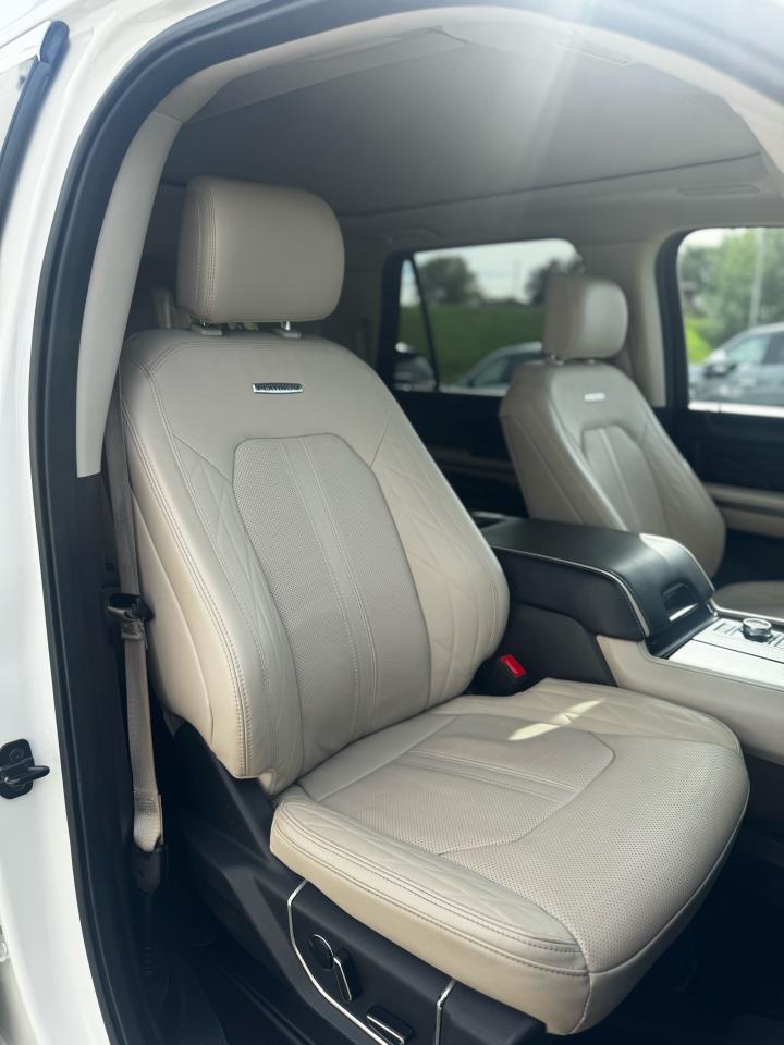 2023 Ford Expedition Platinum Max Photo5