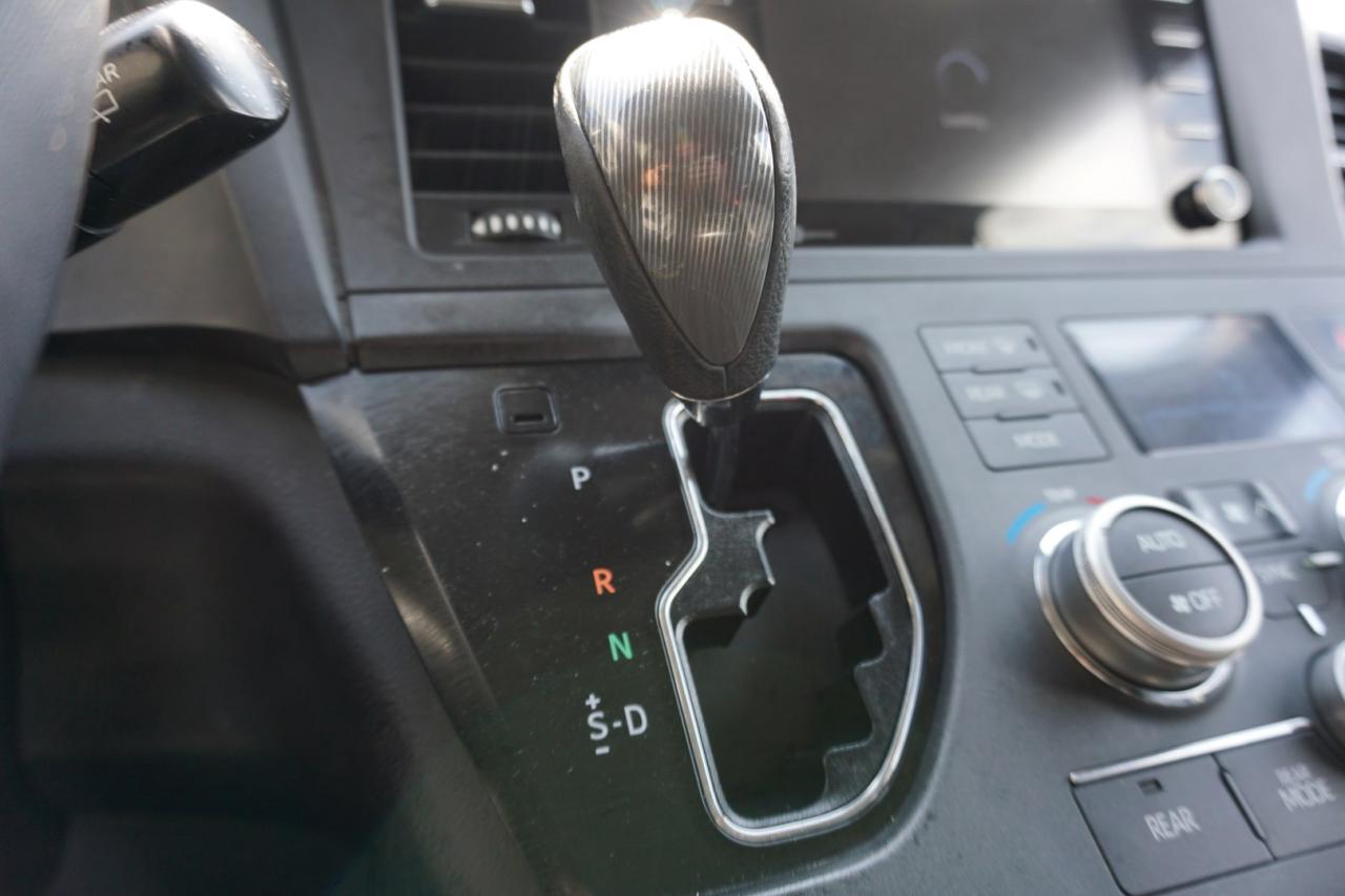 2020 Toyota Sienna V6 SE CERTIFIED *8 SEATS*FREE ACCIDENT* CAMERA BLUETOOTH HEATED LEATHER B.SPOT CRUISE ALLOYS - Photo #21