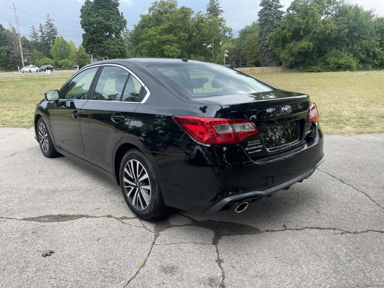 2018 Subaru Legacy 2.5i Touring AWD * Clean Carfax* - Photo #4