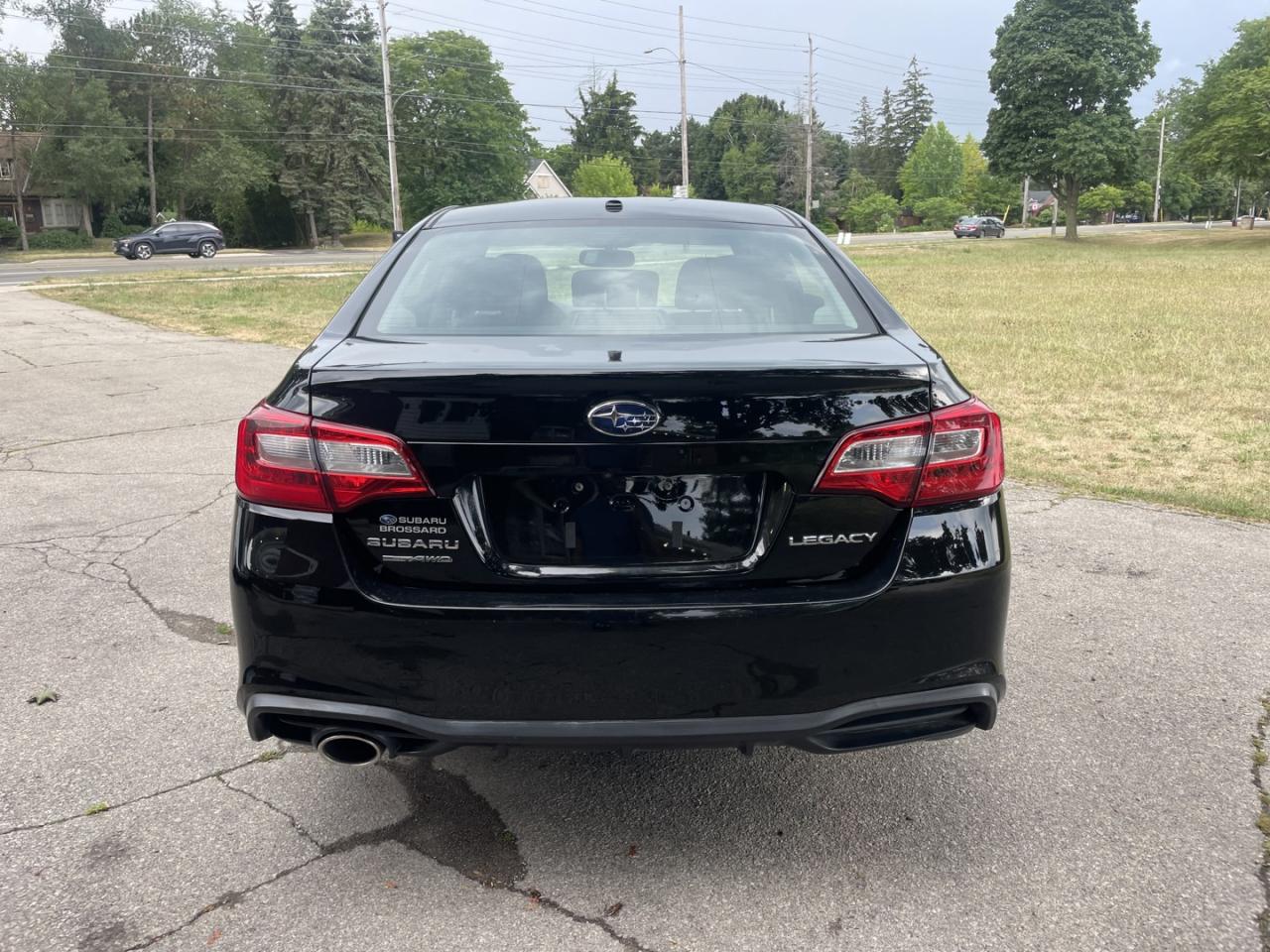 2018 Subaru Legacy 2.5i Touring AWD * Clean Carfax* Photo4