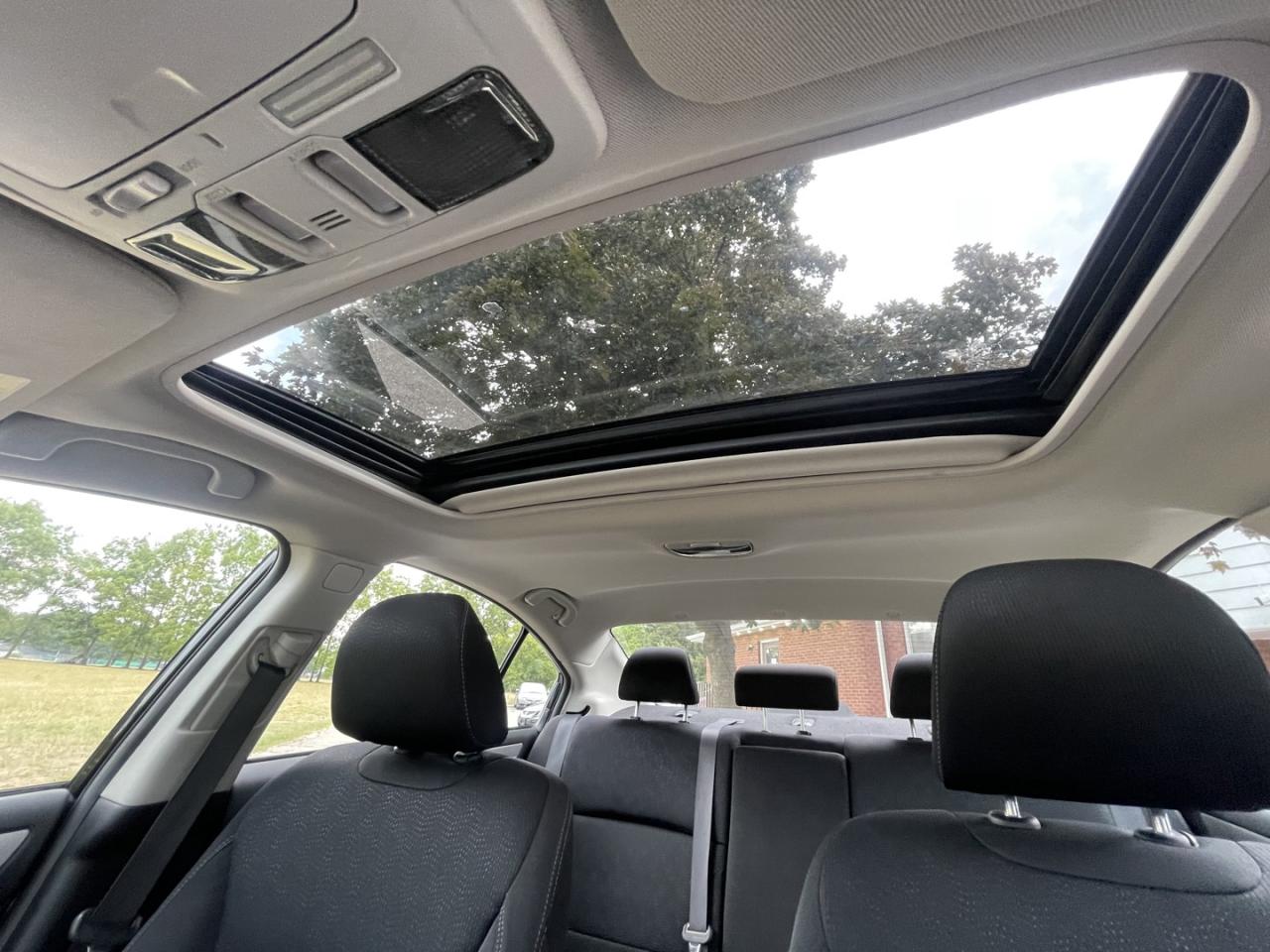2018 Subaru Legacy 2.5i Touring AWD * Clean Carfax* - Photo #12
