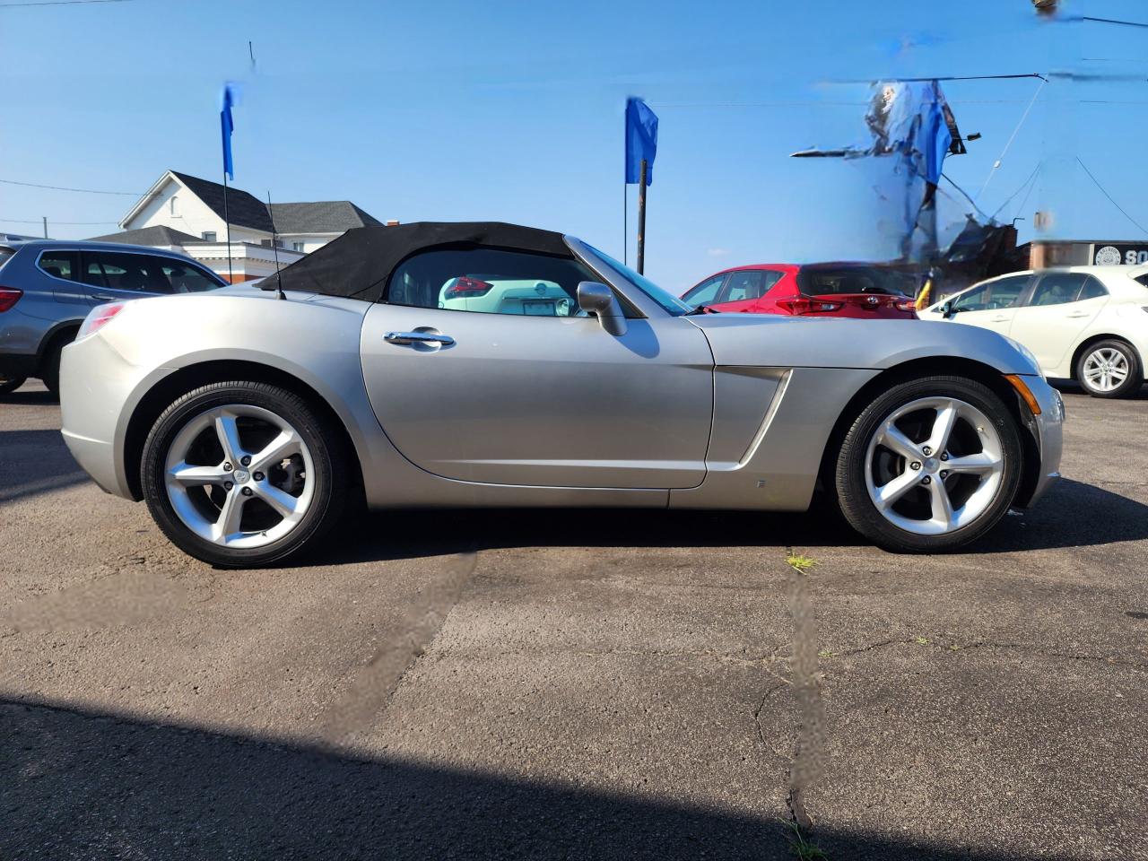 2009 Saturn Sky Roadster - Photo #18