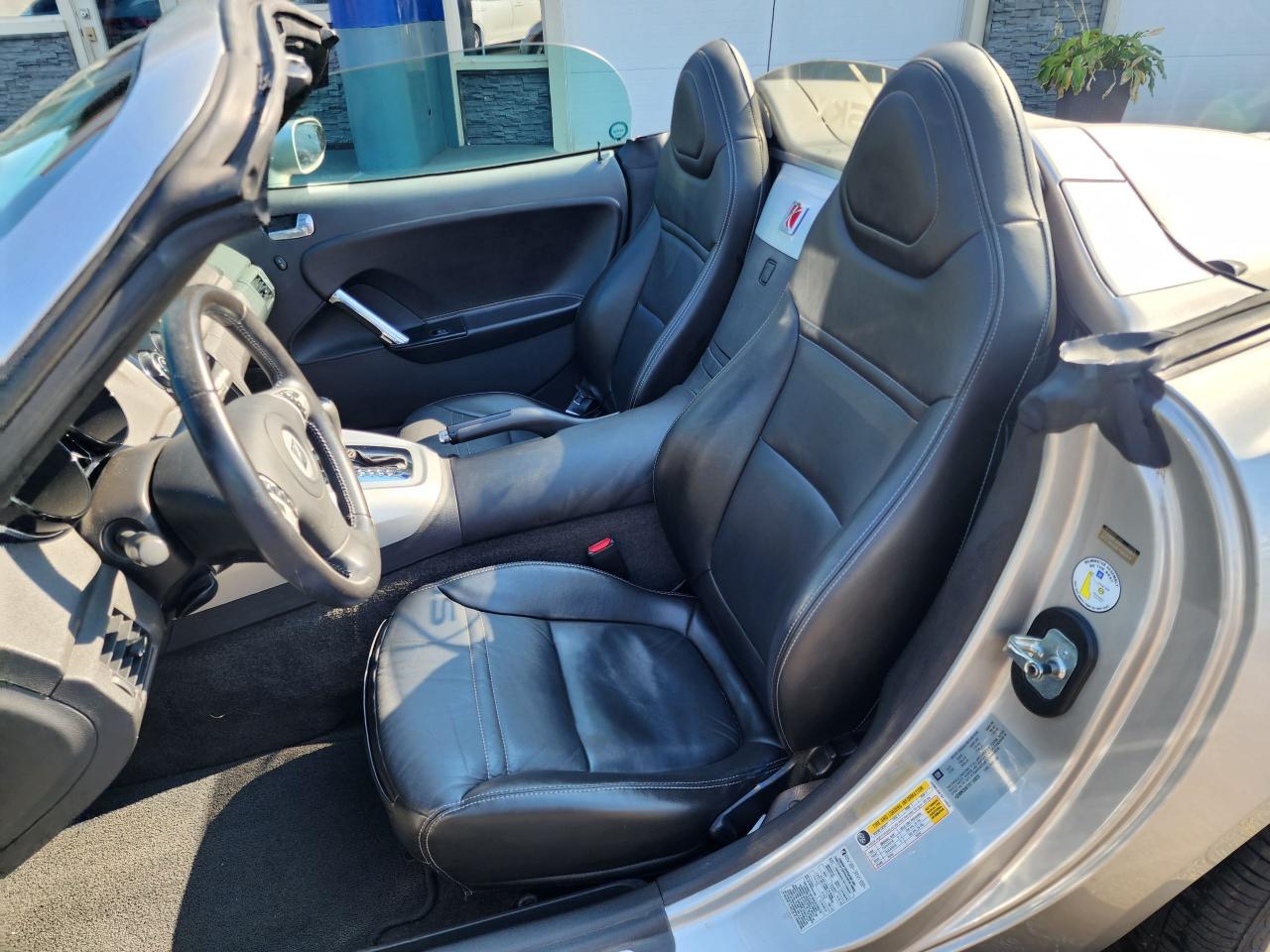 2009 Saturn Sky Roadster - Photo #10