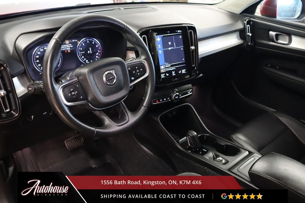 2021 Volvo XC40 T5 Momentum LEATHER - APPLE CARPLAY/ ANDROID AUTO Photo