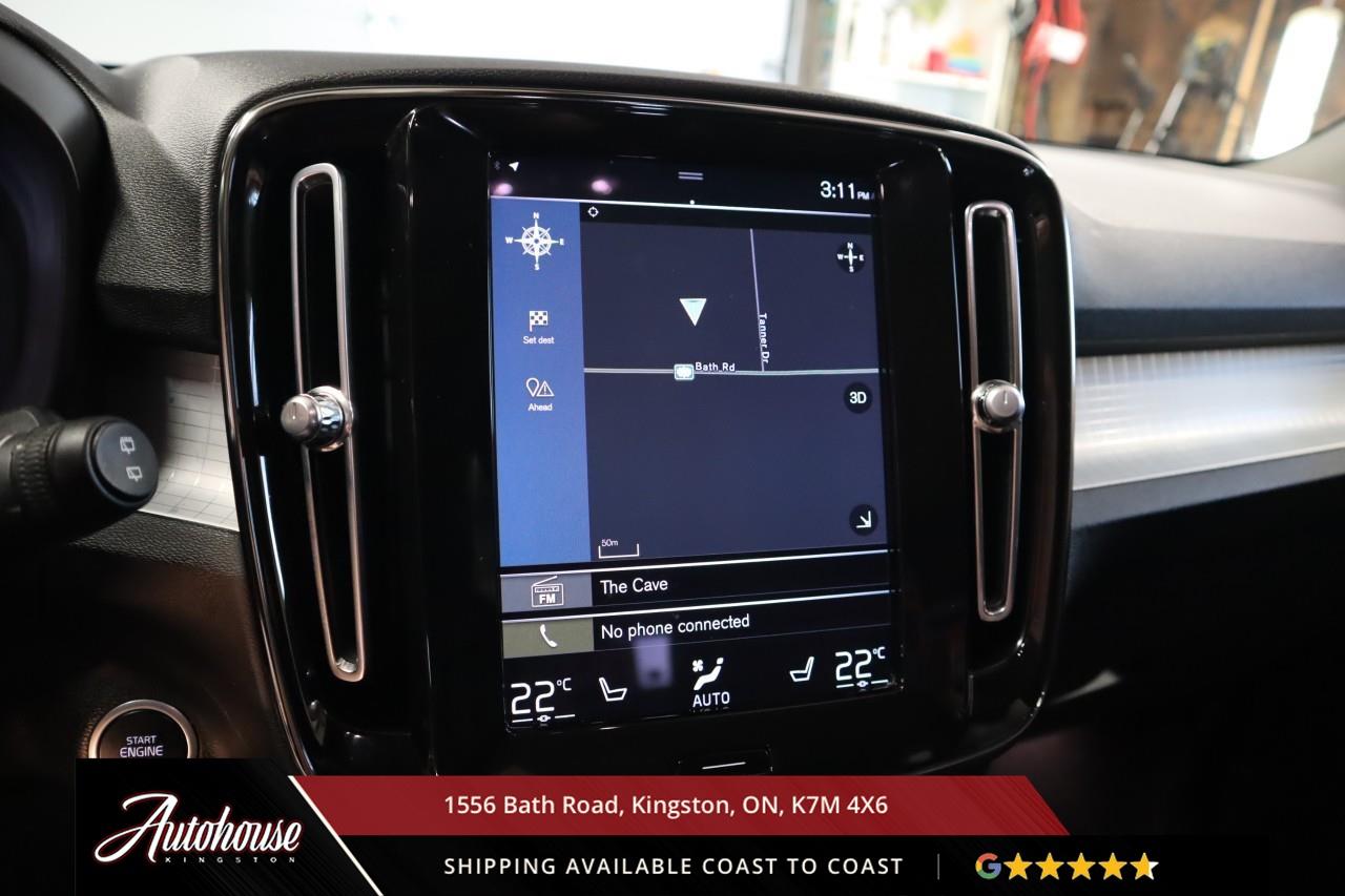 2021 Volvo XC40 T5 Momentum LEATHER - APPLE CARPLAY/ ANDROID AUTO Photo