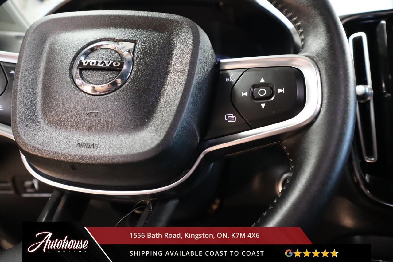 2021 Volvo XC40 T5 Momentum LEATHER - APPLE CARPLAY/ ANDROID AUTO Photo
