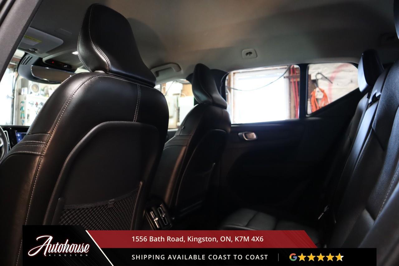 2021 Volvo XC40 T5 Momentum LEATHER - APPLE CARPLAY/ ANDROID AUTO Photo