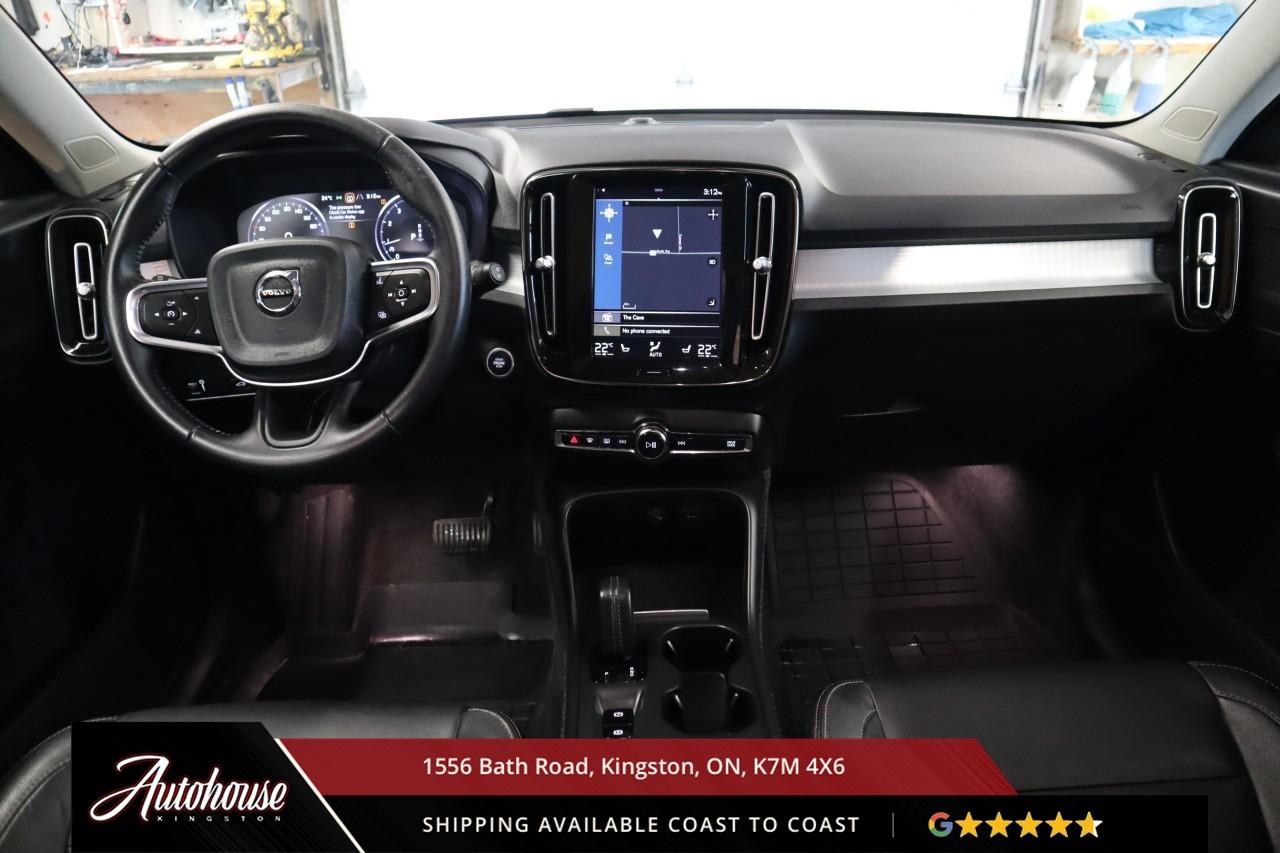 2021 Volvo XC40 T5 Momentum LEATHER - APPLE CARPLAY/ ANDROID AUTO Photo