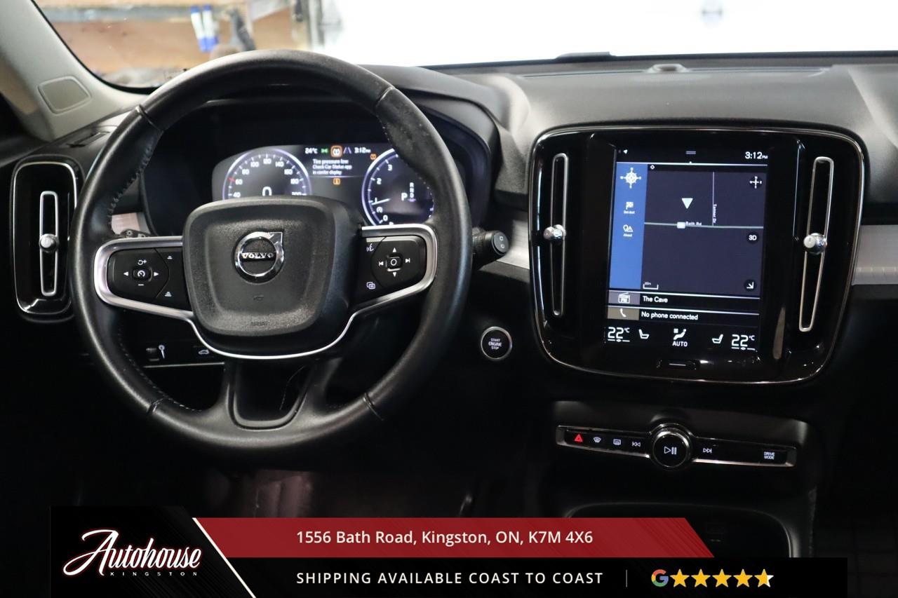 2021 Volvo XC40 T5 Momentum LEATHER - APPLE CARPLAY/ ANDROID AUTO Photo