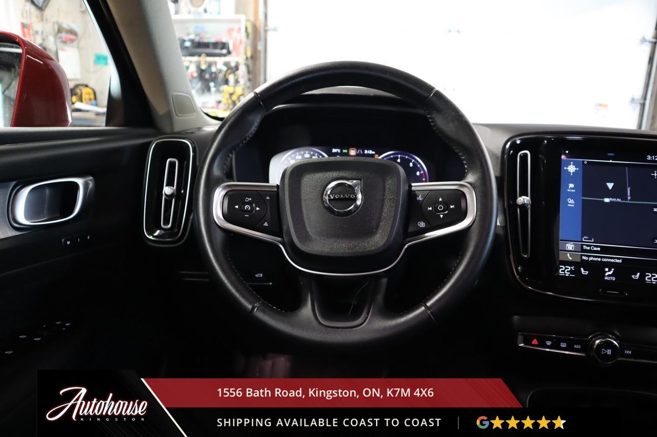 2021 Volvo XC40 T5 Momentum LEATHER - APPLE CARPLAY/ ANDROID AUTO Photo
