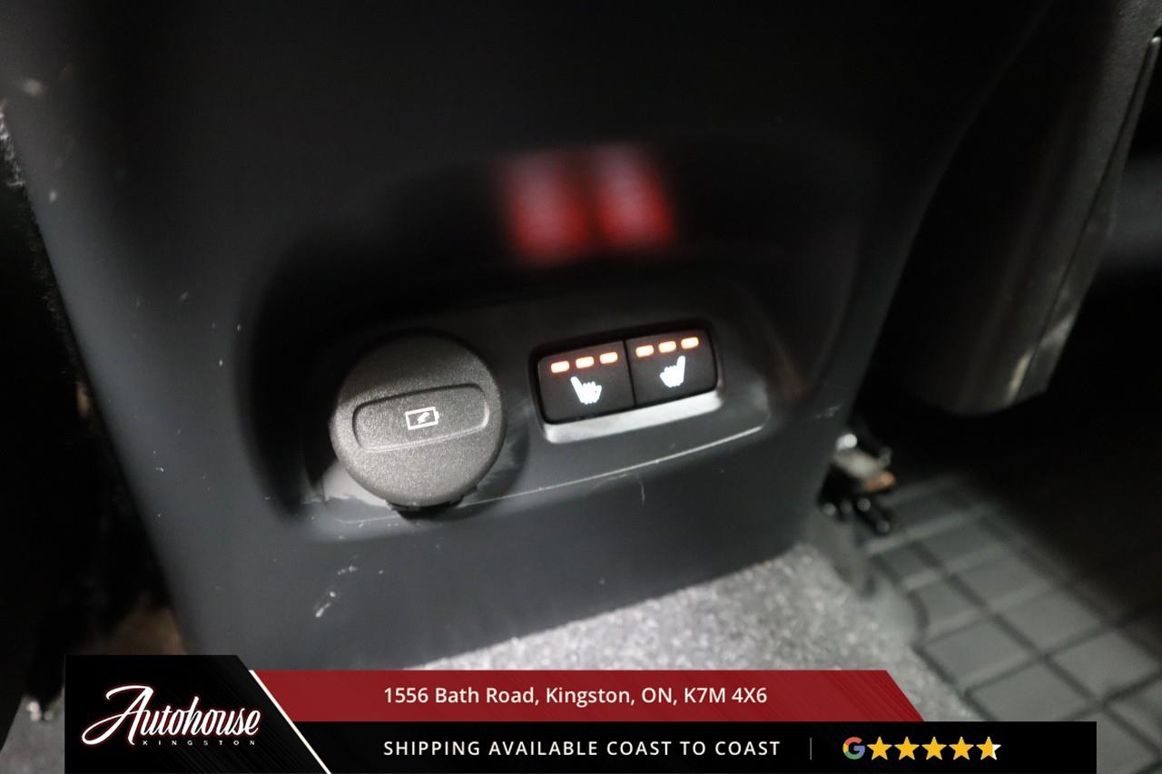 2021 Volvo XC40 T5 Momentum LEATHER - APPLE CARPLAY/ ANDROID AUTO Photo