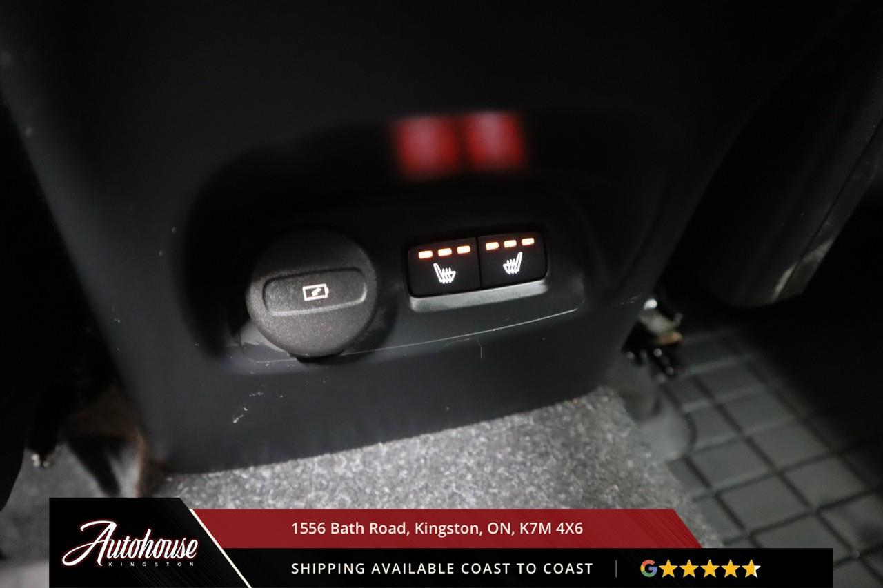 2021 Volvo XC40 T5 Momentum LEATHER - APPLE CARPLAY/ ANDROID AUTO Photo