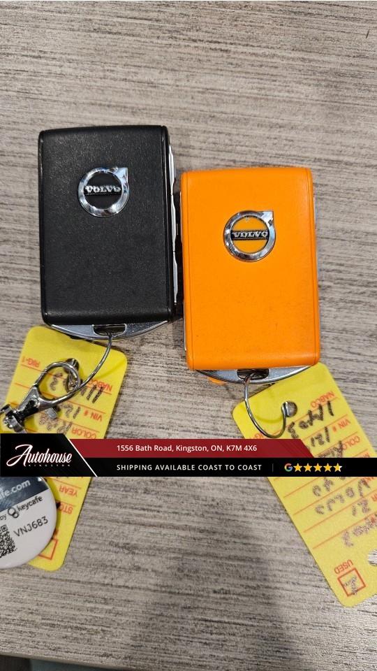 2021 Volvo XC40 T5 Momentum LEATHER - APPLE CARPLAY/ ANDROID AUTO Photo