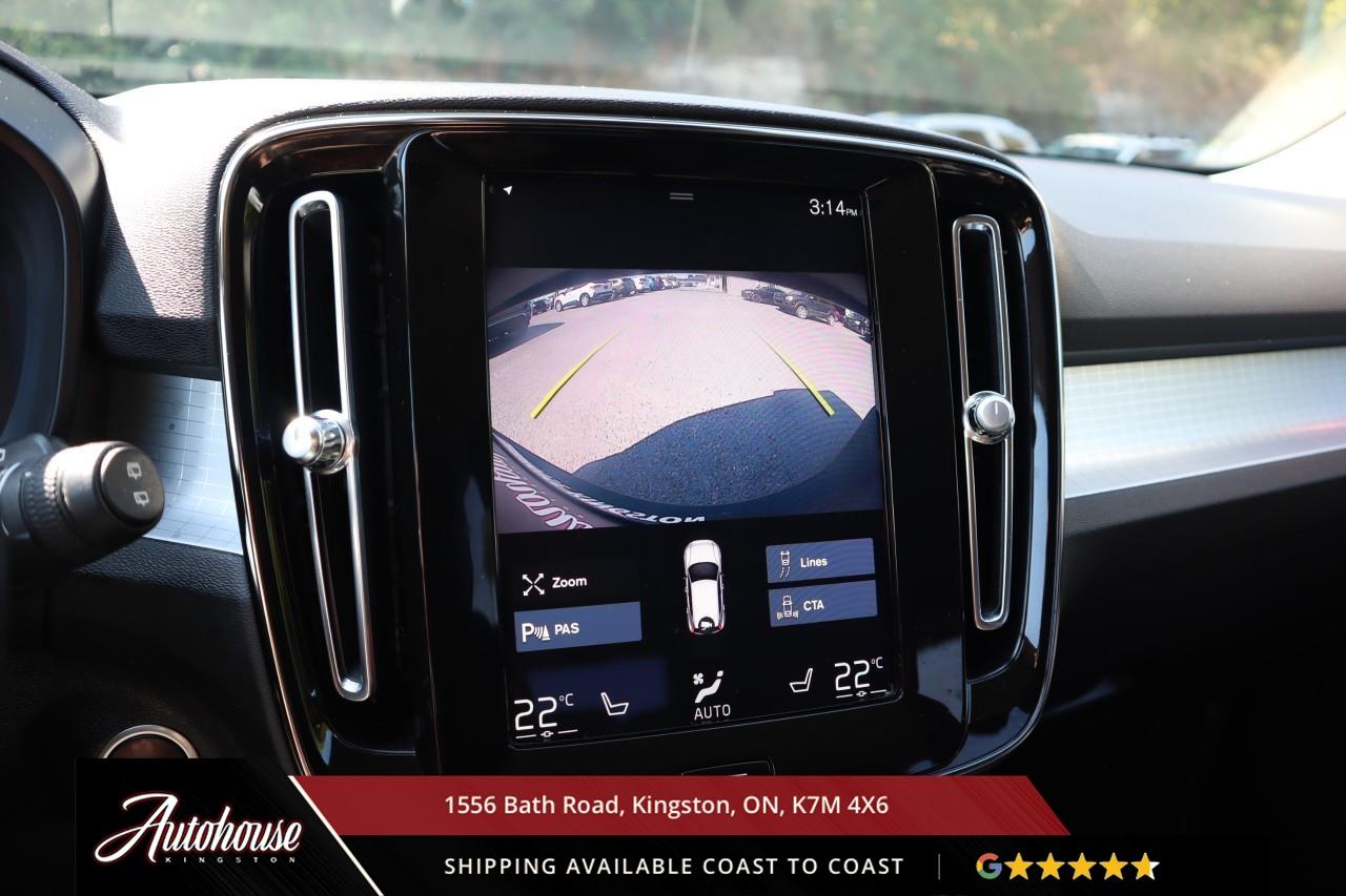 2021 Volvo XC40 T5 Momentum LEATHER - APPLE CARPLAY/ ANDROID AUTO Photo