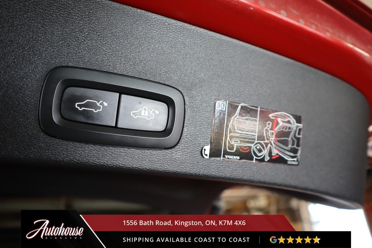 2021 Volvo XC40 T5 Momentum LEATHER - APPLE CARPLAY/ ANDROID AUTO Photo