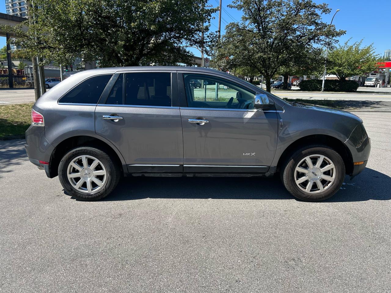 2010 Lincoln MKX  - Photo #5