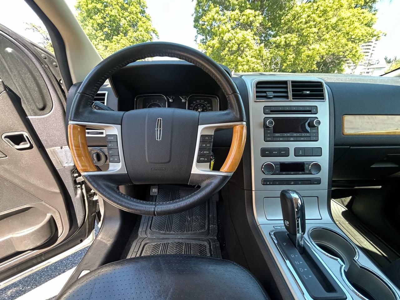2010 Lincoln MKX  - Photo #11