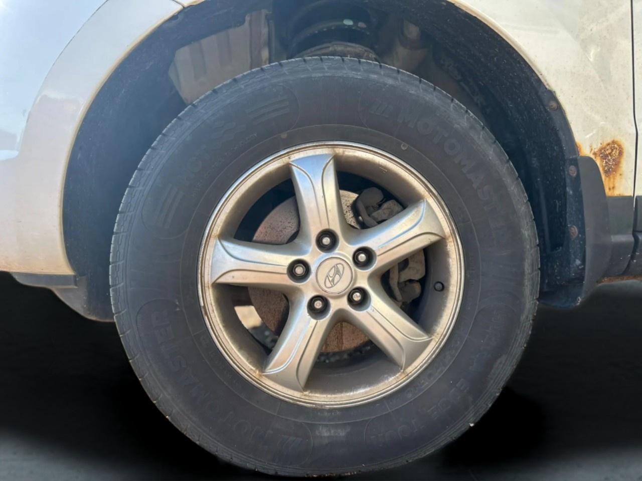 2009 Hyundai Santa Fe GLS Photo