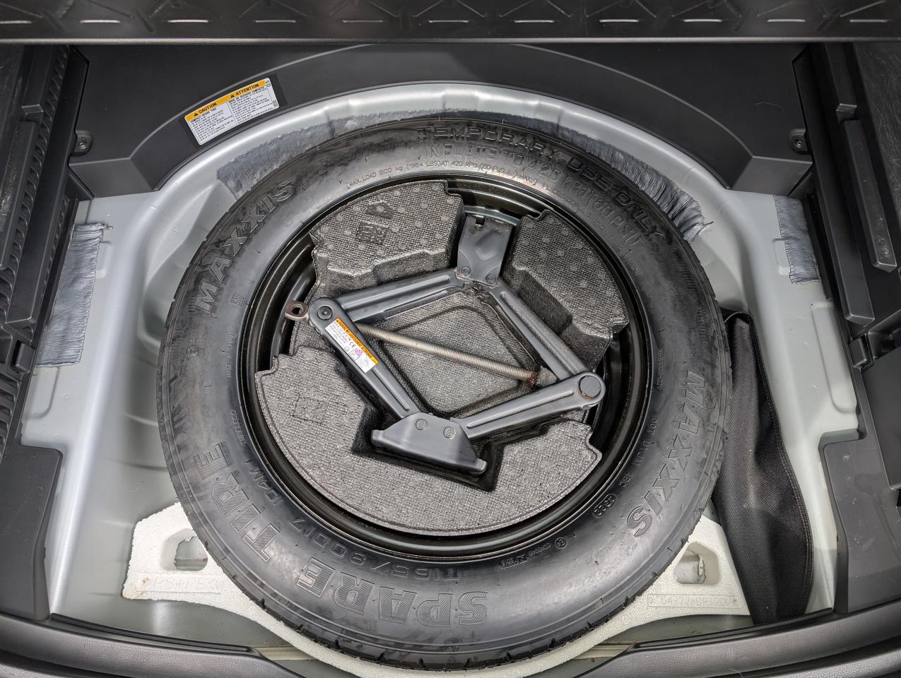 2023 Toyota RAV4 LE Photo
