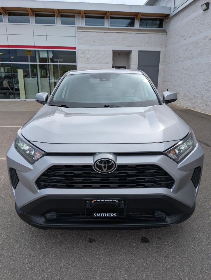 2023 Toyota RAV4 LE Photo2