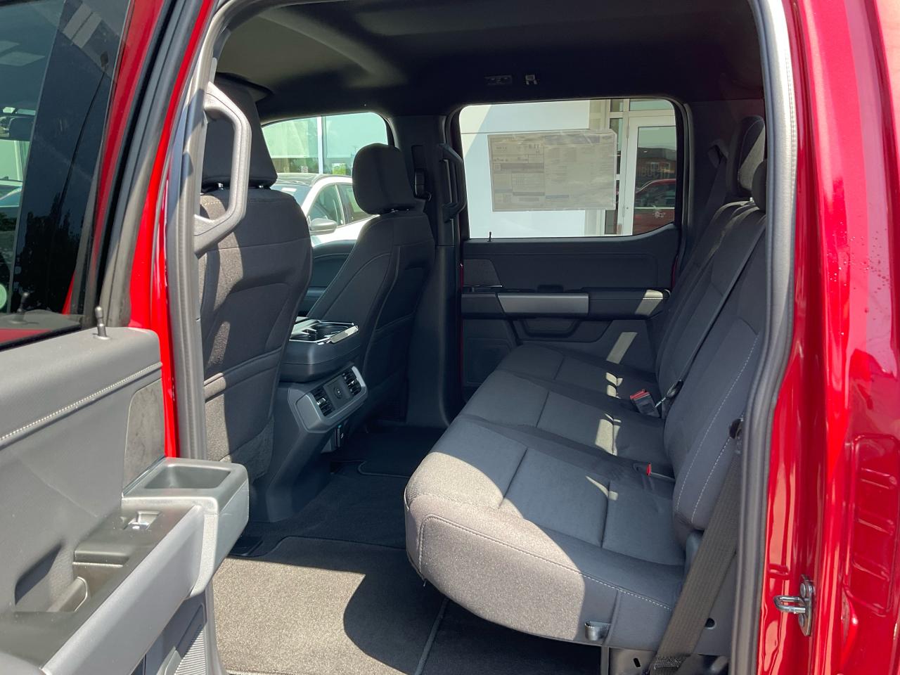 2025 Ford F-150 XLT Photo5