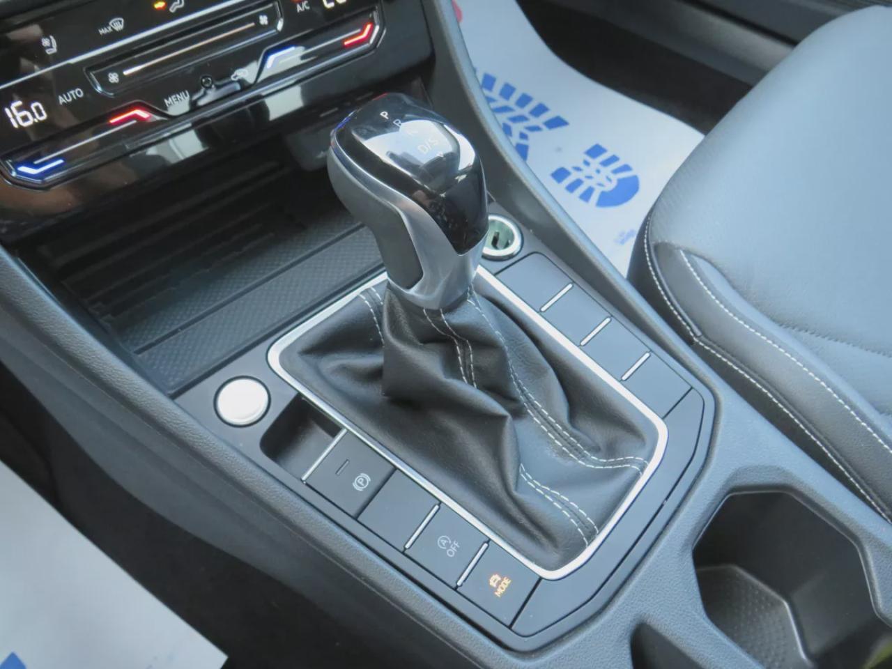 2025 Volkswagen Jetta Highline (**SAFETY/CERTIFIED!!**CLEAN TITLE/NO ACCIDENTS!!**ALLOY RIMS**LEATHER**NAVIGATION**REMOTE START**SUNROOF**POWER SEATS**HEATED SEATS**DUAL CLIMATE CONTROL**ANDROID AUTO/APPLE CARPLAY**PUSH BUTTON START**BLUEOOTH**CRUISE CONTROL**) Photo