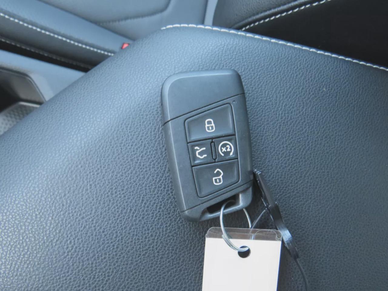 2025 Volkswagen Jetta Highline (**SAFETY/CERTIFIED!!**CLEAN TITLE/NO ACCIDENTS!!**ALLOY RIMS**LEATHER**NAVIGATION**REMOTE START**SUNROOF**POWER SEATS**HEATED SEATS**DUAL CLIMATE CONTROL**ANDROID AUTO/APPLE CARPLAY**PUSH BUTTON START**BLUEOOTH**CRUISE CONTROL**) Photo