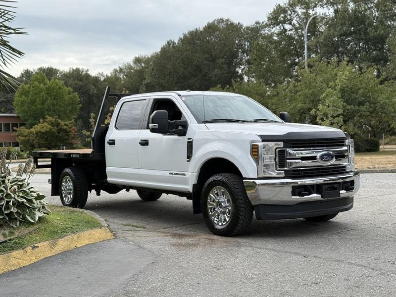 Used 2019 Ford F-350 SD XLT SuperCrew 8-Foot Flat Deck Diesel 4WD for sale in Burnaby, BC