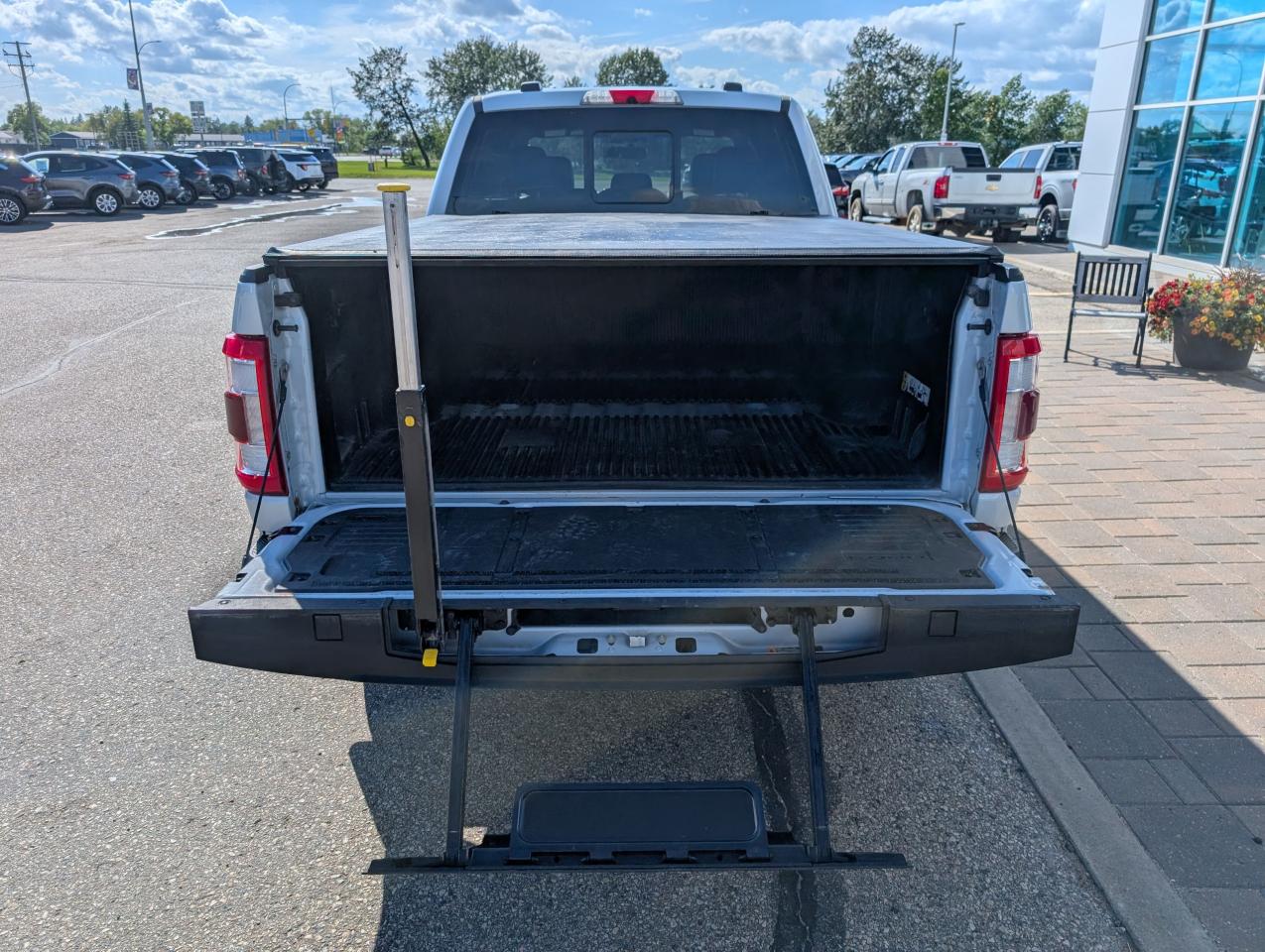 2022 Ford F-150 Lariat Photo5